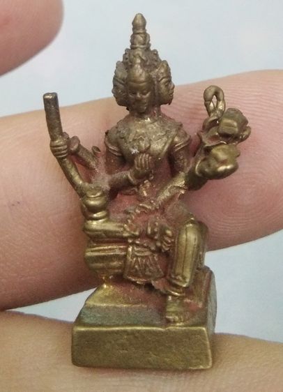 3069-รูปหล่อพระพรหมนั่งบัลลังค์ เนื้อทองเหลืองเก่า