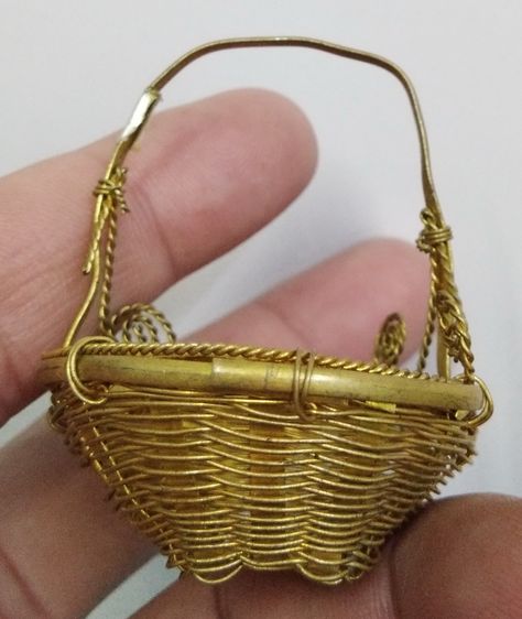 3072-ตะกร้าหวายถักทองเหลืองถักขนาดเล็ก สำหรับใส่ของมงคล ใส่เงินใส่ทองใส่ของมงคล แขวนหน้าบ้านห้างร้าน ขนาดเส้นผ่าศูนย์กลาง 4 ซม. สูงรวมประมาณ รูปที่ 17