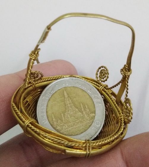 3072-ตะกร้าหวายถักทองเหลืองถักขนาดเล็ก สำหรับใส่ของมงคล ใส่เงินใส่ทองใส่ของมงคล แขวนหน้าบ้านห้างร้าน ขนาดเส้นผ่าศูนย์กลาง 4 ซม. สูงรวมประมาณ รูปที่ 5