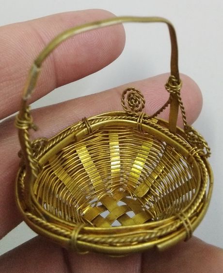 3072-ตะกร้าหวายถักทองเหลืองถักขนาดเล็ก สำหรับใส่ของมงคล ใส่เงินใส่ทองใส่ของมงคล แขวนหน้าบ้านห้างร้าน ขนาดเส้นผ่าศูนย์กลาง 4 ซม. สูงรวมประมาณ รูปที่ 9