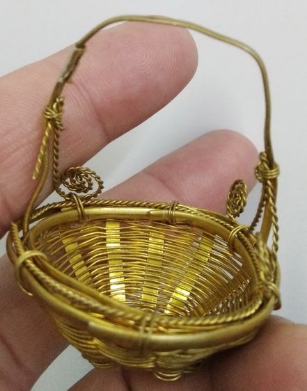 3072-ตะกร้าหวายถักทองเหลืองถักขนาดเล็ก สำหรับใส่ของมงคล ใส่เงินใส่ทองใส่ของมงคล แขวนหน้าบ้านห้างร้าน ขนาดเส้นผ่าศูนย์กลาง 4 ซม. สูงรวมประมาณ รูปที่ 15