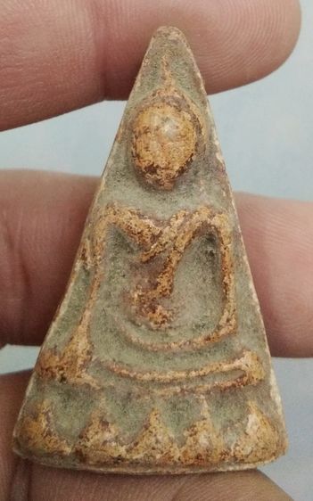 3074-พระสมเด็จนางพญานั่งฐาน หลังยันต์ เนื้อดินเก่า ไม่ทราบที่ รูปที่ 3