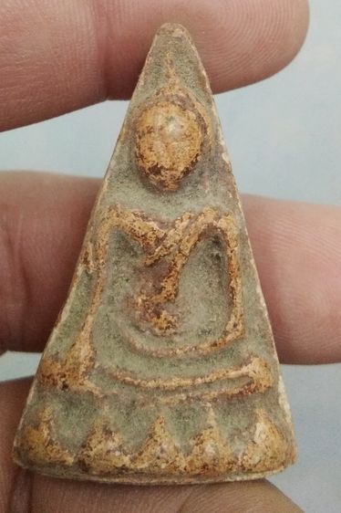 3074-พระสมเด็จนางพญานั่งฐาน หลังยันต์ เนื้อดินเก่า ไม่ทราบที่ รูปที่ 4