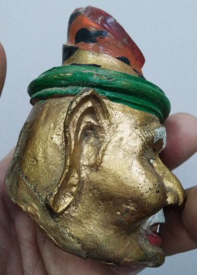 3075-สำหรับคนมีครูครับ เศียรพ่อแก่เก่าเนื้อผงลงสี ขนาดความกว้าง 2.5 นิ้ว สูงรวมประมาณ 4 นิ้ว ขนาดตั้งหน้ารถ เก่า เข้มขลังครับ รูปที่ 6