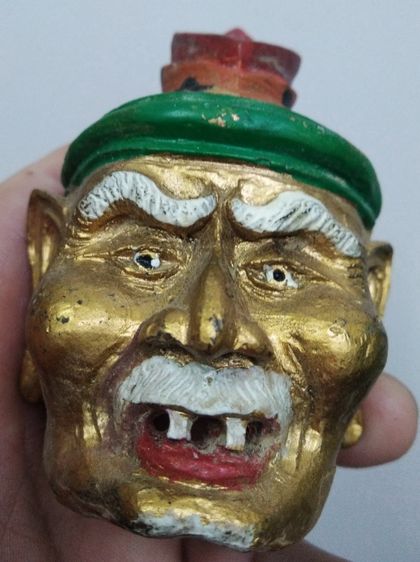 3075-สำหรับคนมีครูครับ เศียรพ่อแก่เก่าเนื้อผงลงสี ขนาดความกว้าง 2.5 นิ้ว สูงรวมประมาณ 4 นิ้ว ขนาดตั้งหน้ารถ เก่า เข้มขลังครับ รูปที่ 15