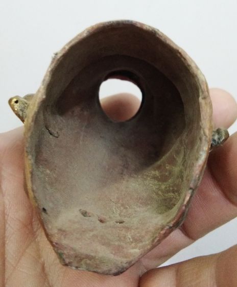 3075-สำหรับคนมีครูครับ เศียรพ่อแก่เก่าเนื้อผงลงสี ขนาดความกว้าง 2.5 นิ้ว สูงรวมประมาณ 4 นิ้ว ขนาดตั้งหน้ารถ เก่า เข้มขลังครับ รูปที่ 16