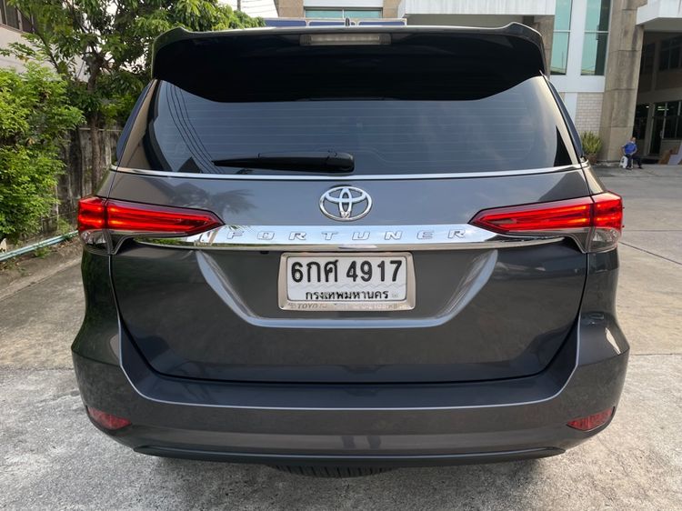 Toyota Fortuner 2017 2.4 V Utility-car ดีเซล ไม่ติดแก๊ส เกียร์อัตโนมัติ เทา รูปที่ 2