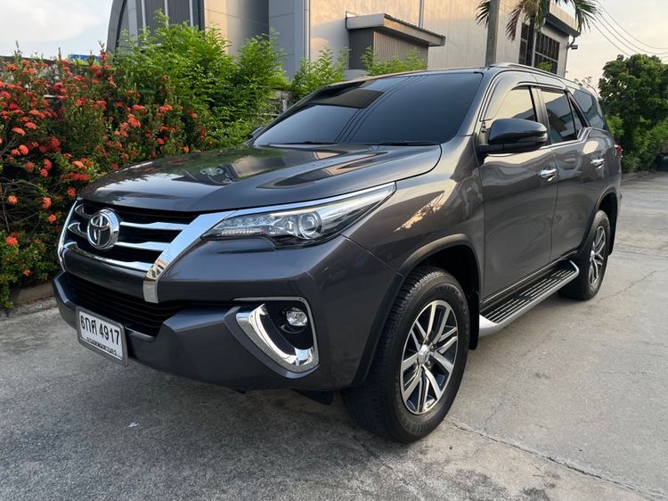 Toyota Fortuner 2017 2.4 V Utility-car ดีเซล ไม่ติดแก๊ส เกียร์อัตโนมัติ เทา รูปที่ 4