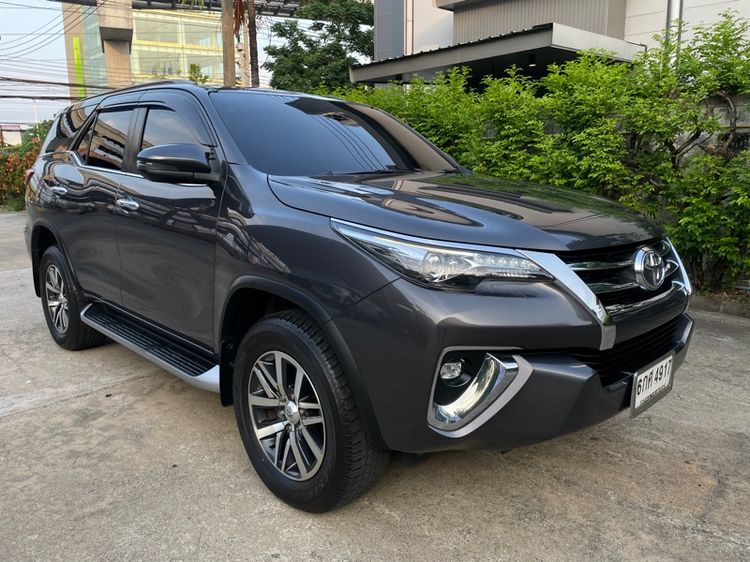 Toyota Fortuner 2017 2.4 V Utility-car ดีเซล ไม่ติดแก๊ส เกียร์อัตโนมัติ เทา รูปที่ 3