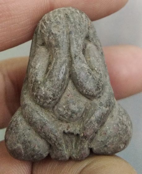 3078-พระปิดตาเนื้อผงเก่า