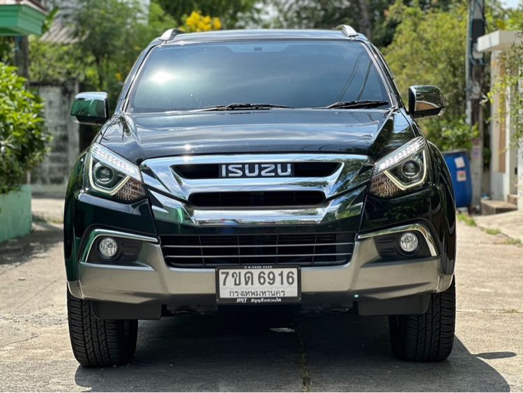 รถ Isuzu MU-X 3.0 สี ดำ