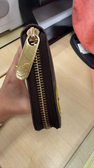 Louis Zippy World Tour Monogram รูปที่ 4