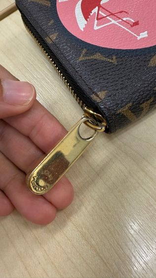 Louis Zippy World Tour Monogram รูปที่ 6