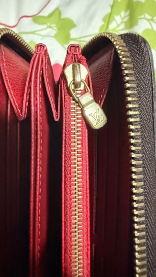 Louis Zippy World Tour Monogram รูปที่ 18