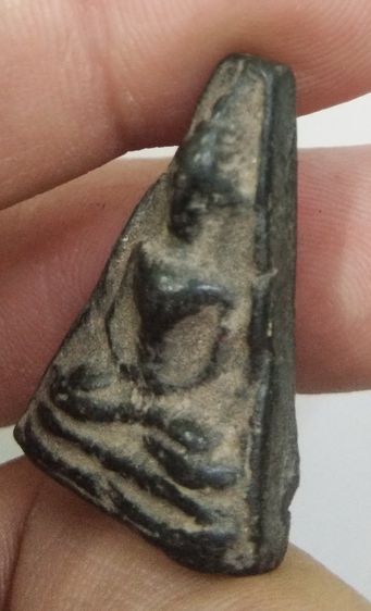 3101-พระนางพญาเนื้อดินสีดำเก่า รูปที่ 18