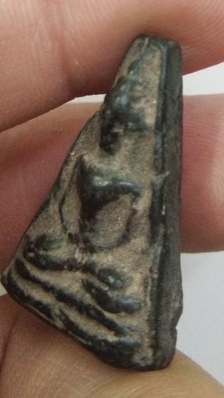 3101-พระนางพญาเนื้อดินสีดำเก่า รูปที่ 10