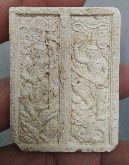 3102-เซี่ยวกางเนื้อผง ฝังพลอย ปี 2555 นายทวารบาลเฝ้าประตูวัดบวรนิเวศร์ ตามสภาพนะครับ มีบิ่นขอบ พิจารณา ขนาด 4 x 5 ซม รูปที่ 6