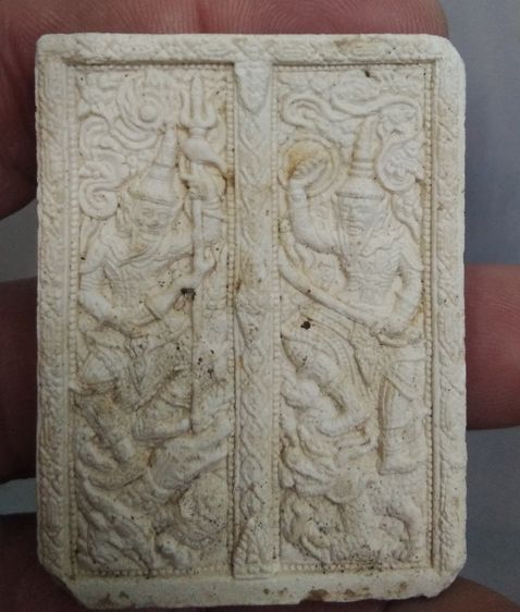 3102-เซี่ยวกางเนื้อผง ฝังพลอย ปี 2555 นายทวารบาลเฝ้าประตูวัดบวรนิเวศร์ ตามสภาพนะครับ มีบิ่นขอบ พิจารณา ขนาด 4 x 5 ซม รูปที่ 17