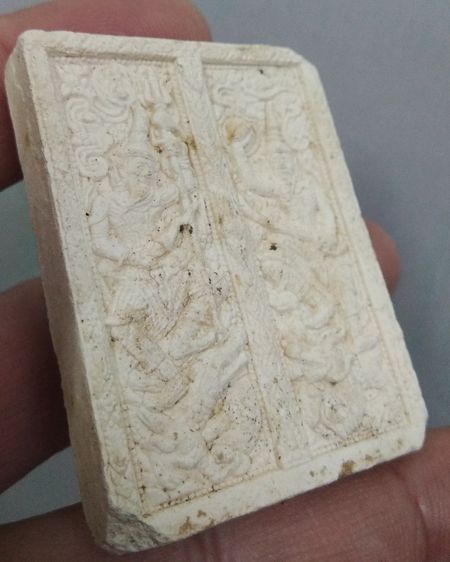 3102-เซี่ยวกางเนื้อผง ฝังพลอย ปี 2555 นายทวารบาลเฝ้าประตูวัดบวรนิเวศร์ ตามสภาพนะครับ มีบิ่นขอบ พิจารณา ขนาด 4 x 5 ซม รูปที่ 10