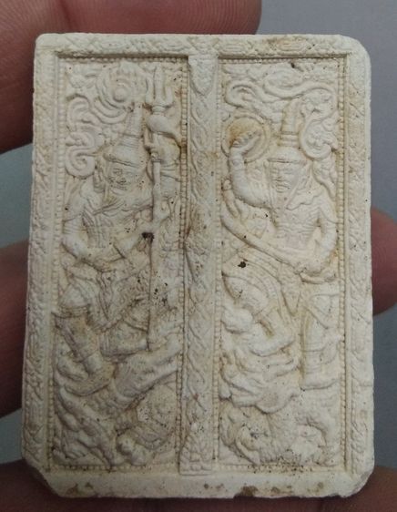 3102-เซี่ยวกางเนื้อผง ฝังพลอย ปี 2555 นายทวารบาลเฝ้าประตูวัดบวรนิเวศร์ ตามสภาพนะครับ มีบิ่นขอบ พิจารณา ขนาด 4 x 5 ซม รูปที่ 9