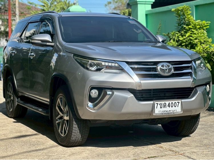 Toyota Fortuner 2016 2.4 V Utility-car ดีเซล ไม่ติดแก๊ส เกียร์อัตโนมัติ เทา รูปที่ 2