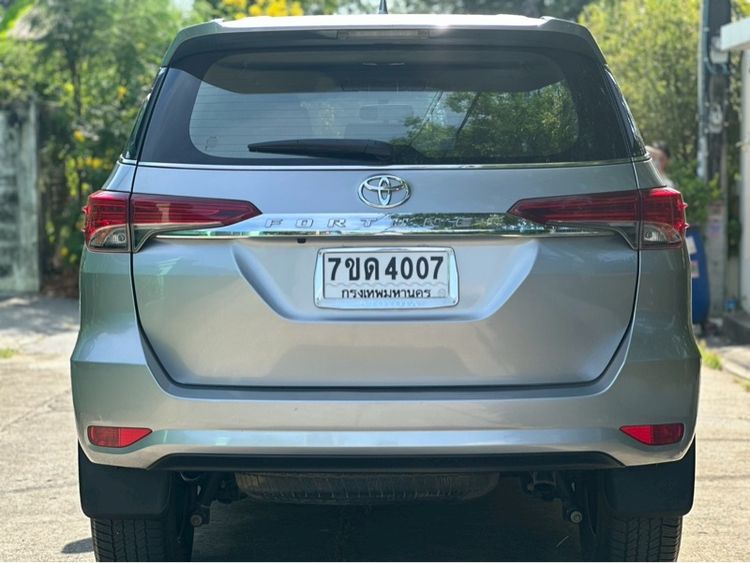 Toyota Fortuner 2016 2.4 V Utility-car ดีเซล ไม่ติดแก๊ส เกียร์อัตโนมัติ เทา รูปที่ 4