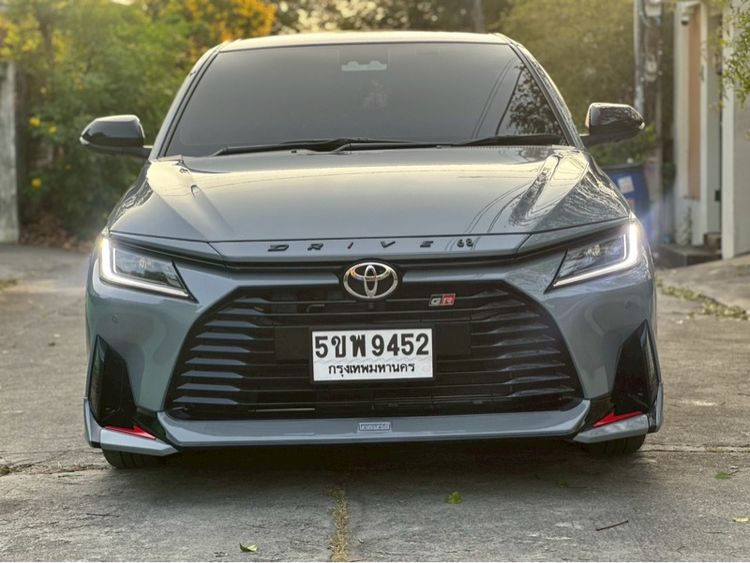 Toyota Yaris ATIV 2025 1.2 Premium Sedan เบนซิน ไม่ติดแก๊ส เกียร์อัตโนมัติ เทา