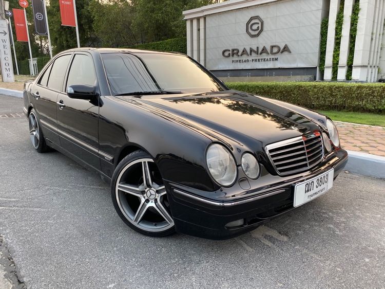 Mercedes-Benz E-Class 2010 E55 AMG Sedan เบนซิน ไม่ติดแก๊ส เกียร์อัตโนมัติ ดำ