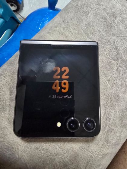 ปล่อยต่อไม่ได้ใช้ครับz flip 5 512gb 6500฿ราคานี้ให้ไวเลยครับ