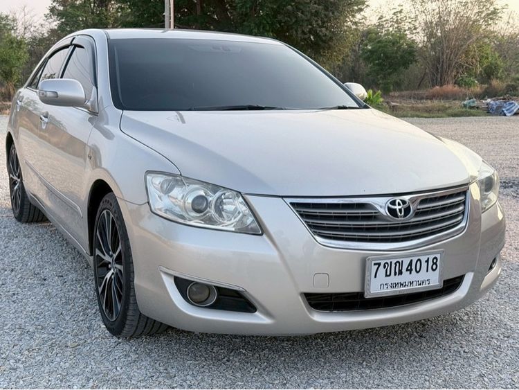รถ Toyota Camry 2.0 G สี บรอนซ์ทอง