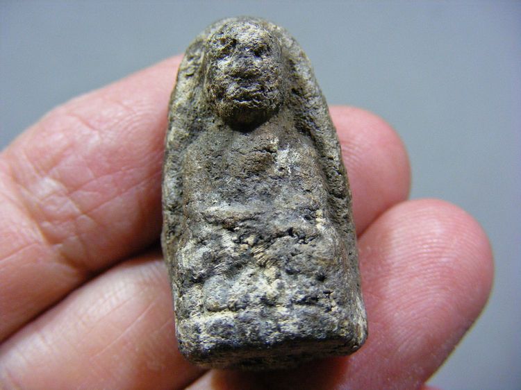 เก่า หลวงปู่ทวดเนื้อว่าน พิมพ์พระรอด 