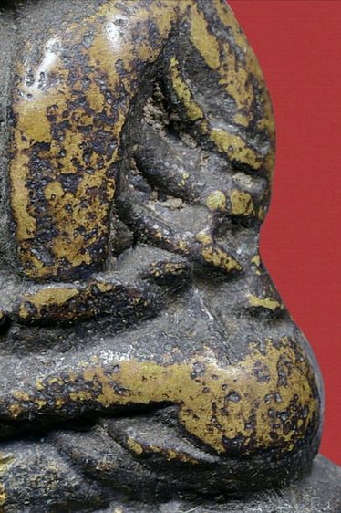 เนื้อเก่าแห้ง พระรูปหล่อหลวงพ่อเงิน วัดบางคลาน พิมพ์ขี้ตา 4 ชาย เก่า รูปที่ 7