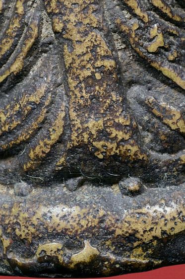 เนื้อเก่าแห้ง พระรูปหล่อหลวงพ่อเงิน วัดบางคลาน พิมพ์ขี้ตา 4 ชาย เก่า รูปที่ 16