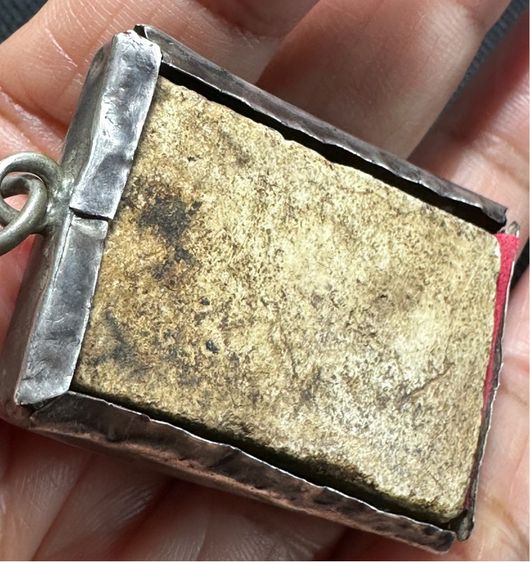 🙏พระสมเด็จเนื้อเก่ากรอบเงิน🙏พระสมเด็จพิมพ์ปรกโพธิ์ เก่า เลี่ยมเดิม องค์ละ2550 รูปที่ 5