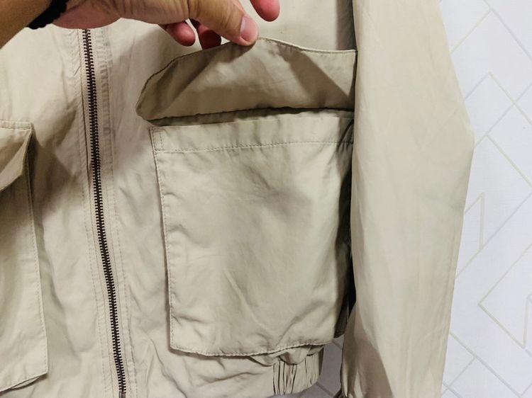 เสื้อแจ็คเก็ต H M แท้ 💯 size L วัดจริงขนาด อก 22 ยาว 26 นิ้ว สภาพดีมาก มีซัปใน ด้านหลังงานปักสวย ดีเทลสวยเรียบตัดเย็บงานดีมาก รูปที่ 3