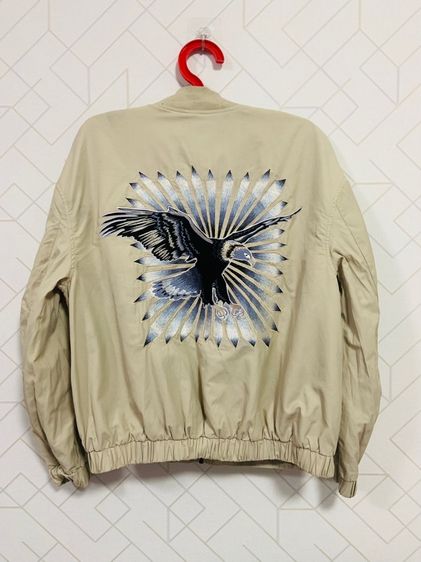 เสื้อแจ็คเก็ต H M แท้ 💯 size L วัดจริงขนาด อก 22 ยาว 26 นิ้ว สภาพดีมาก มีซัปใน ด้านหลังงานปักสวย ดีเทลสวยเรียบตัดเย็บงานดีมาก รูปที่ 4