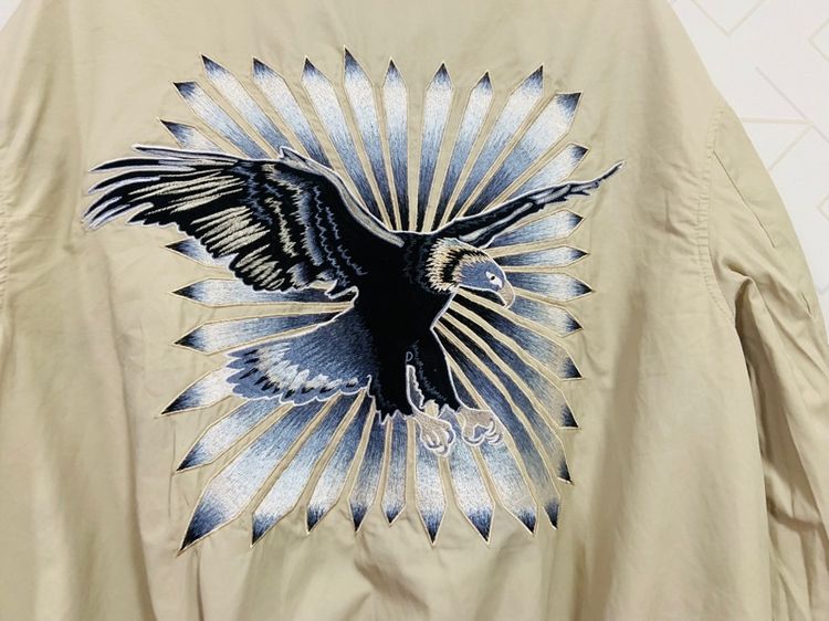 เสื้อแจ็คเก็ต H M แท้ 💯 size L วัดจริงขนาด อก 22 ยาว 26 นิ้ว สภาพดีมาก มีซัปใน ด้านหลังงานปักสวย ดีเทลสวยเรียบตัดเย็บงานดีมาก รูปที่ 5