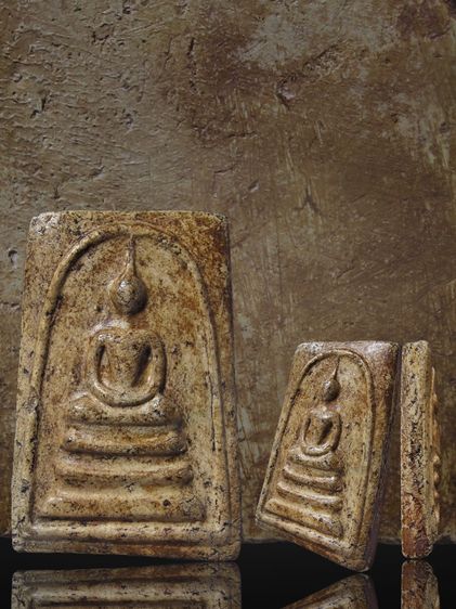 พระสมเด็จ วัดระฆัง พิมพ์ใหญ่ชายจีวรบาง