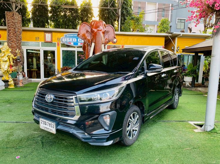 Toyota Innova 2022 2.8 Crysta Utility-car ดีเซล ไม่ติดแก๊ส เกียร์อัตโนมัติ ดำ รูปที่ 4