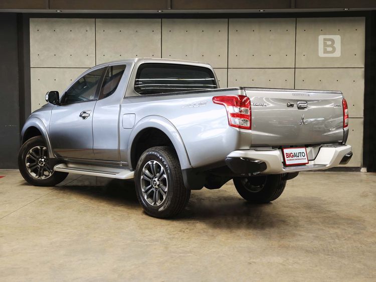 Mitsubishi Triton 2017 2.4 GLS Limited Plus Pickup ดีเซล ไม่ติดแก๊ส เกียร์ธรรมดา เทา รูปที่ 3