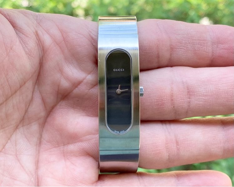 ดำ นาฬิกาGucci 2400S Bangle Watch (swiss made) แท้ศูนย์