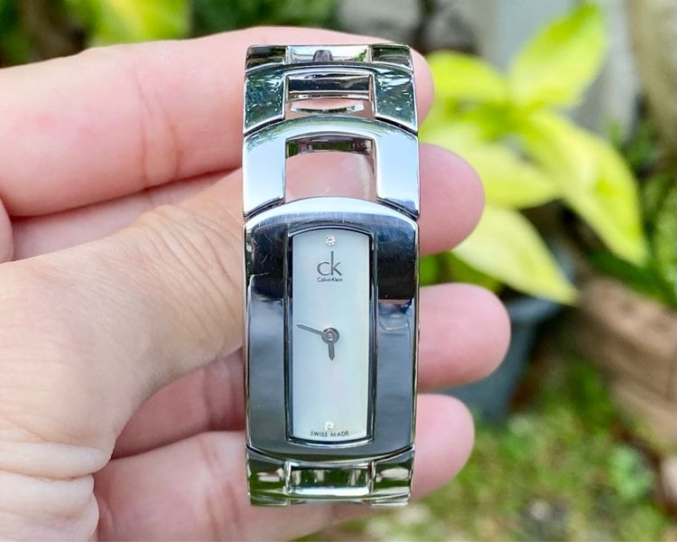 ขาว นาฬิกาCalvin Klein Dress Bangle Ladies Watch (swiss made) แท้ศูนย์