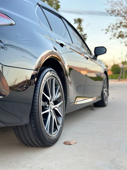 Toyota Camry 2023 2.5 HEV Premium Sedan ไฮบริด ไม่ติดแก๊ส เกียร์อัตโนมัติ ดำ รูปที่ 4