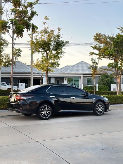 Toyota Camry 2023 2.5 HEV Premium Sedan ไฮบริด ไม่ติดแก๊ส เกียร์อัตโนมัติ ดำ รูปที่ 3