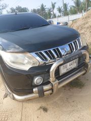 มิตซู Triton เครื่อง 2.4 ,4WD ปี 2015 สภาพดี