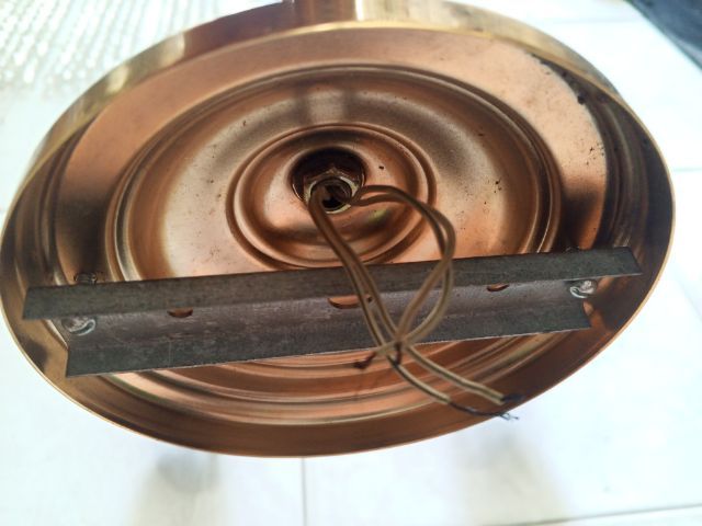 โคมไฟติดผนังเก่าเก็บ