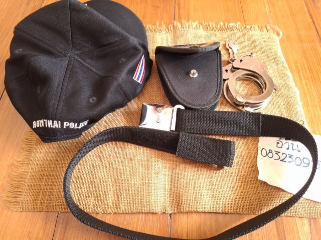 ขายหมวกแก๊ป เข็มขัด กุญแจมือตำรวจ ส่งฟรี รูปที่ 8
