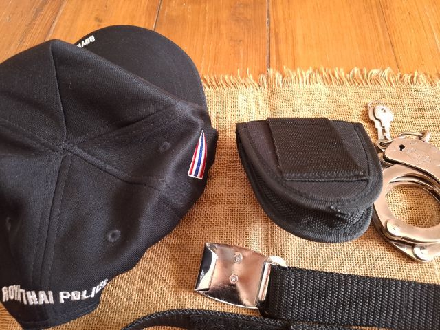 ขายหมวกแก๊ป เข็มขัด กุญแจมือตำรวจ ส่งฟรี รูปที่ 6