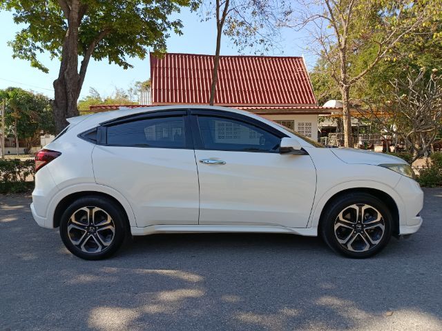 Honda HR-V 2018 1.8 EL Sedan เบนซิน ไม่ติดแก๊ส เกียร์อัตโนมัติ ขาว รูปที่ 2