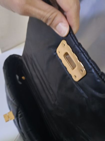 กระเป๋าสะพายสีดำโซ่ทอง รูปที่ 5